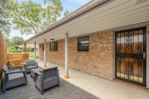 10818 Olympia Dr, Houston, TX 77042 - Photo 3