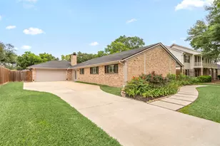 10818 Olympia Dr, Houston, TX 77042 - Photo 1