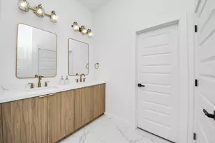 1216 E 34th St, Houston, TX 77022 - Photo 29