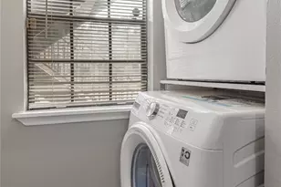 2402 Sycamore Ave, Huntsville, TX 77340 - Photo 11