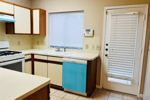 2910 Grants Lake Blvd, Sugar Land, TX 77479 - Photo 5