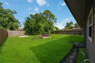 11011 Carlton Dr, Houston, TX 77047 - Photo 17