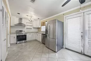 11011 Carlton Dr, Houston, TX 77047 - Photo 9