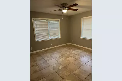 611 N Shady Lane, La Porte, TX 77571 - Photo 5