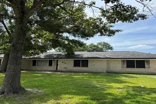 611 N Shady Ln, La Porte, TX 77571 - Photo 1