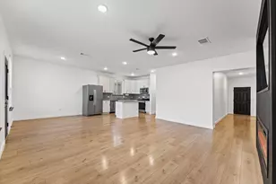 305 Paso Fino Dr, Alvin, TX 77511 - Photo 11