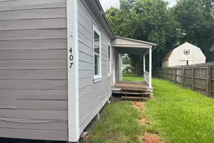 407 N Magnolia St, Highlands, TX 77562 - Photo 3