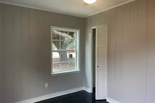 407 N Magnolia St, Highlands, TX 77562 - Photo 9