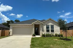 425 Robin St, Angleton, TX 77515 - Photo 1