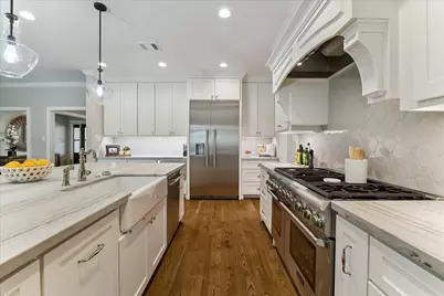 846 W Forest Drive, Houston, TX 77079 - Photo 13