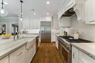 846 W Forest Dr, Houston, TX 77079 - Photo 13