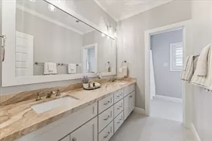 846 W Forest Dr, Houston, TX 77079 - Photo 23