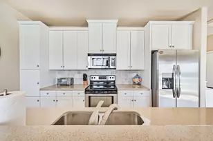 16514 Edward Teach Rd, Jamaica Beach, TX 77554 - Photo 9