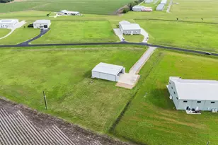 7736 Meteor Dr, Sealy, TX 77474 - Photo 19