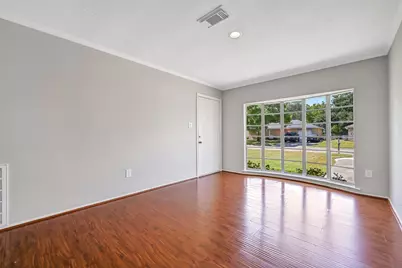 107 Stratmore Drive, Friendswood, TX 77546 - Photo 7