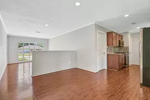 107 Stratmore Dr, Friendswood, TX 77546 - Photo 3