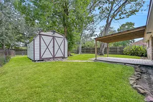 107 Stratmore Dr, Friendswood, TX 77546 - Photo 23
