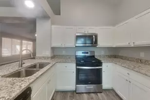 9115 Golden Sunshine Dr, Houston, TX 77064 - Photo 5