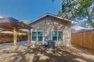 9115 Golden Sunshine Dr, Houston, TX 77064 - Photo 17