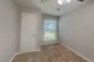 9115 Golden Sunshine Dr, Houston, TX 77064 - Photo 15