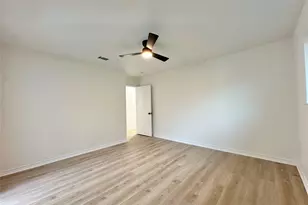 9539 Beverly Hill St, Houston, TX 77063 - Photo 25