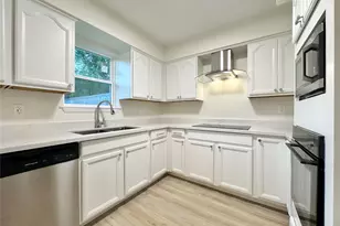 9539 Beverly Hill St, Houston, TX 77063 - Photo 15