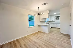 9539 Beverly Hill St, Houston, TX 77063 - Photo 13