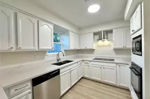 9539 Beverly Hill St, Houston, TX 77063 - Photo 21