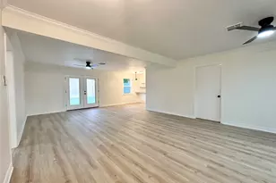 9539 Beverly Hill St, Houston, TX 77063 - Photo 9