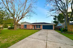 9539 Beverly Hill St, Houston, TX 77063 - Photo 3