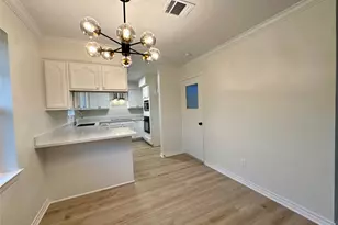 9539 Beverly Hill St, Houston, TX 77063 - Photo 19