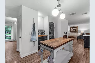 51 E Village Knoll Circle, The Woodlands, TX 77381 - Photo 25
