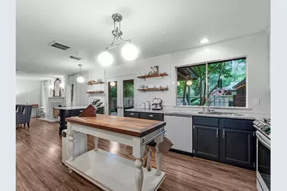 51 E Village Knoll Circle, The Woodlands, TX 77381 - Photo 23