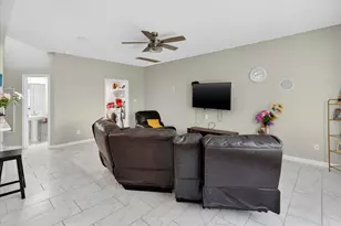 17027 Amarose Dr, Houston, TX 77090 - Photo 11