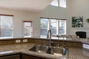 13202 Indigo Creek Ln, Pearland, TX 77584 - Photo 11