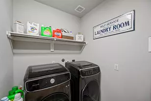 11723 Oakwood Dr, Mont Belvieu, TX 77535 - Photo 13