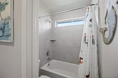 11723 Oakwood Drive, Mont Belvieu, TX 77535 - Photo 25