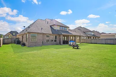 11723 Oakwood Drive, Mont Belvieu, TX 77535 - Photo 41