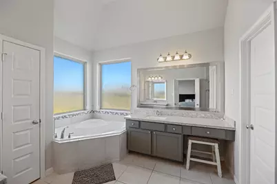 11723 Oakwood Drive, Mont Belvieu, TX 77535 - Photo 33