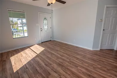 219A Texas Avenue, Bacliff, TX 77518 - Photo 3