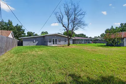 805 N 12th Street, La Porte, TX 77571 - Photo 35