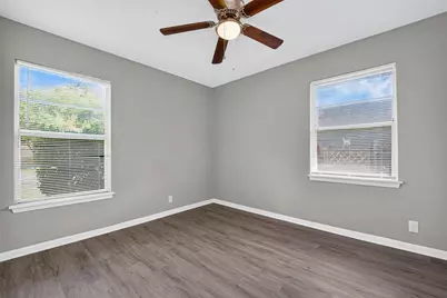 805 N 12th Street, La Porte, TX 77571 - Photo 27