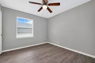 805 N 12th St, La Porte, TX 77571 - Photo 23