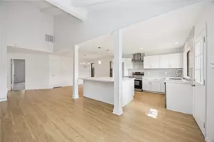 2543 Sage Brush Ln, Sugar Land, TX 77479 - Photo 3