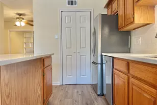 1311 Antoine Dr, Houston, TX 77055 - Photo 5