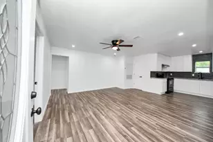 207 E Defee Ave, Baytown, TX 77520 - Photo 1