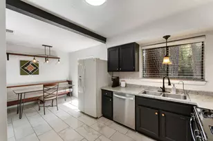 19 Tremont Woods Ct, The Woodlands, TX 77381 - Photo 11