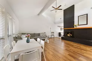 19 Tremont Woods Ct, The Woodlands, TX 77381 - Photo 5