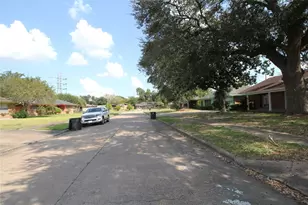 7946 Glenlea St, Houston, TX 77061 - Photo 25