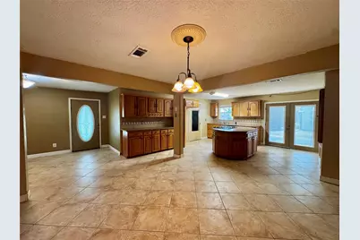 2301 7th Street, Port Neches, TX 77651 - Photo 5